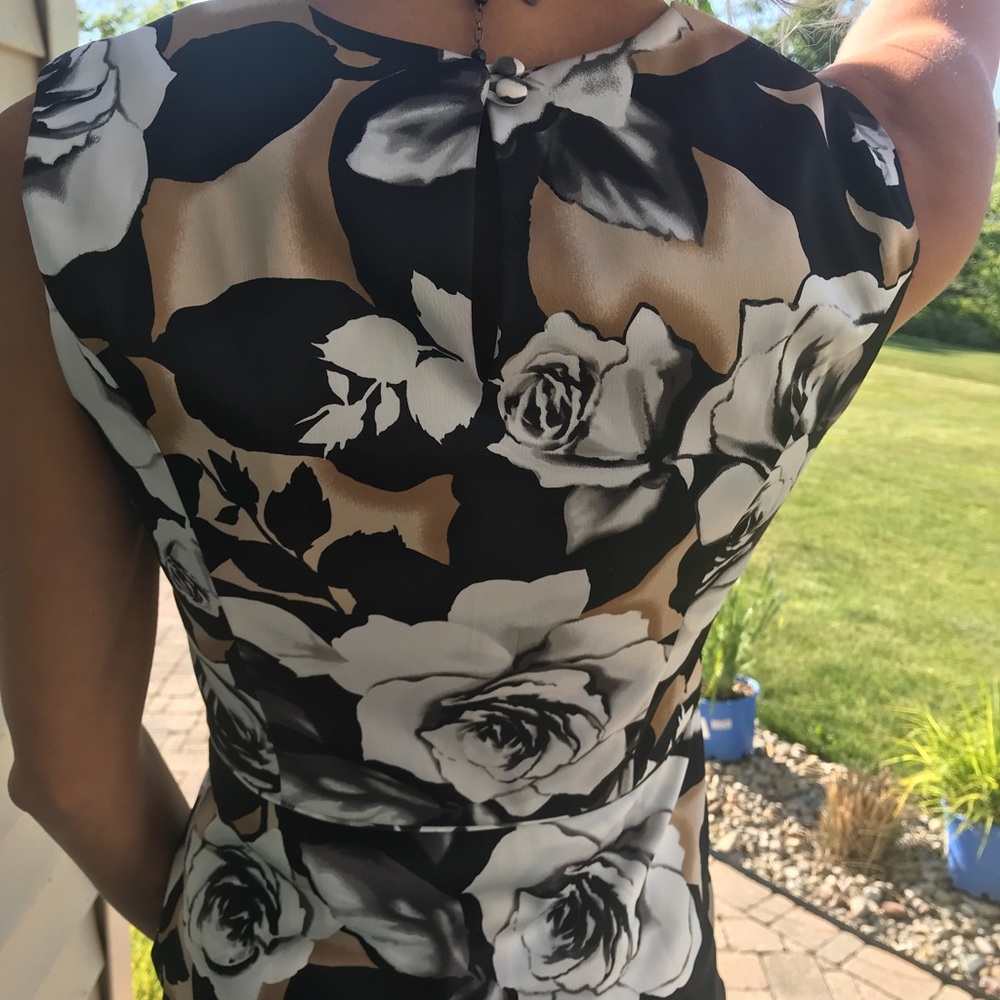 SOLD!!WHBM cap sleeve beauty! - Picture 3 of 5